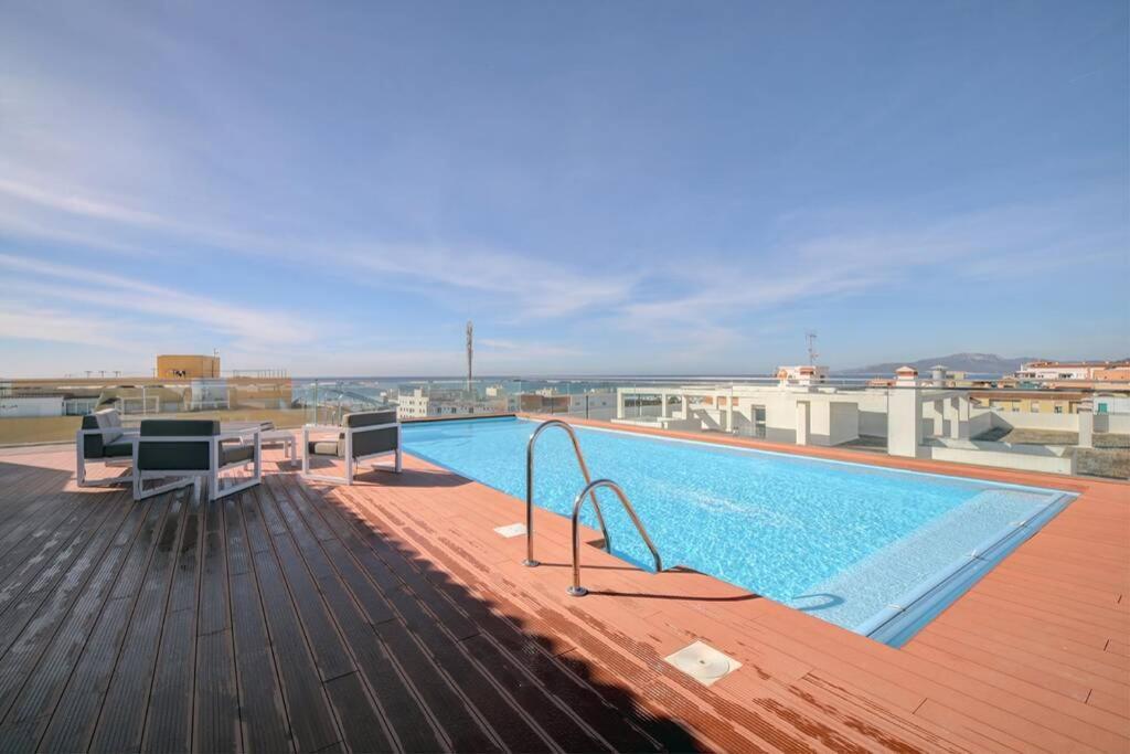 Ventura 2 - Centric & Pool - Simplytarifa Appartement Buitenkant foto