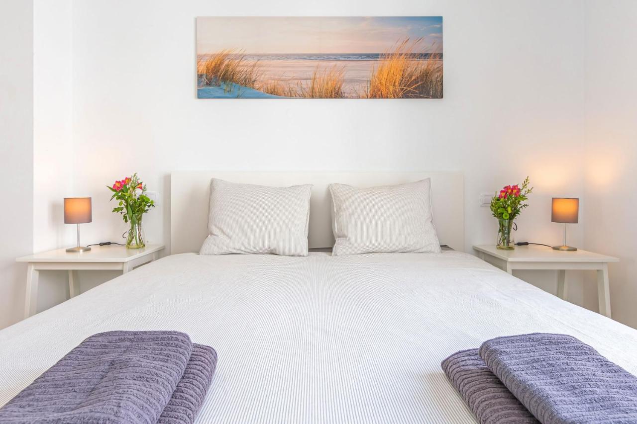 Ventura 2 - Centric & Pool - Simplytarifa Appartement Buitenkant foto