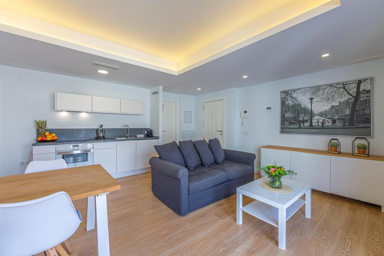 Ventura 2 - Centric & Pool - Simplytarifa Appartement Buitenkant foto