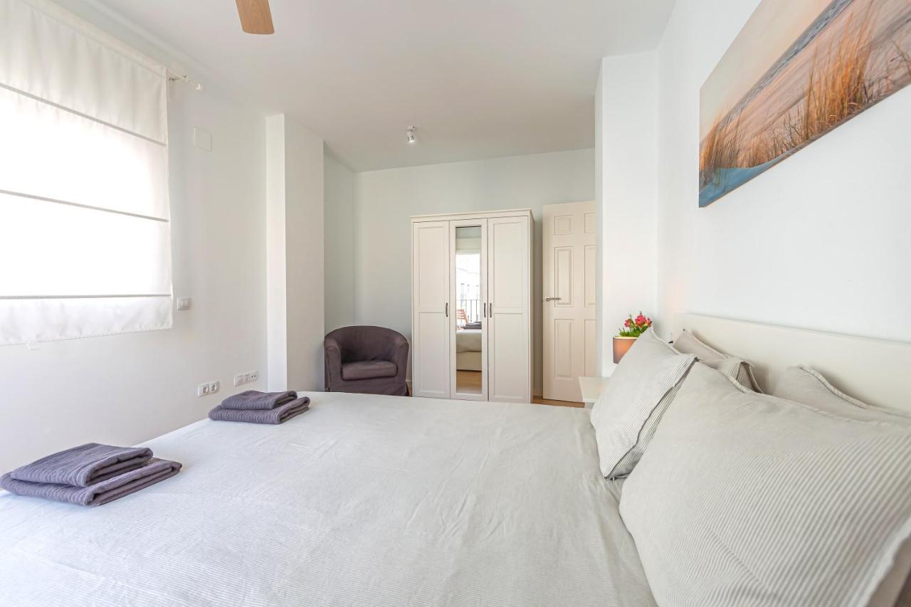 Ventura 2 - Centric & Pool - Simplytarifa Appartement Buitenkant foto