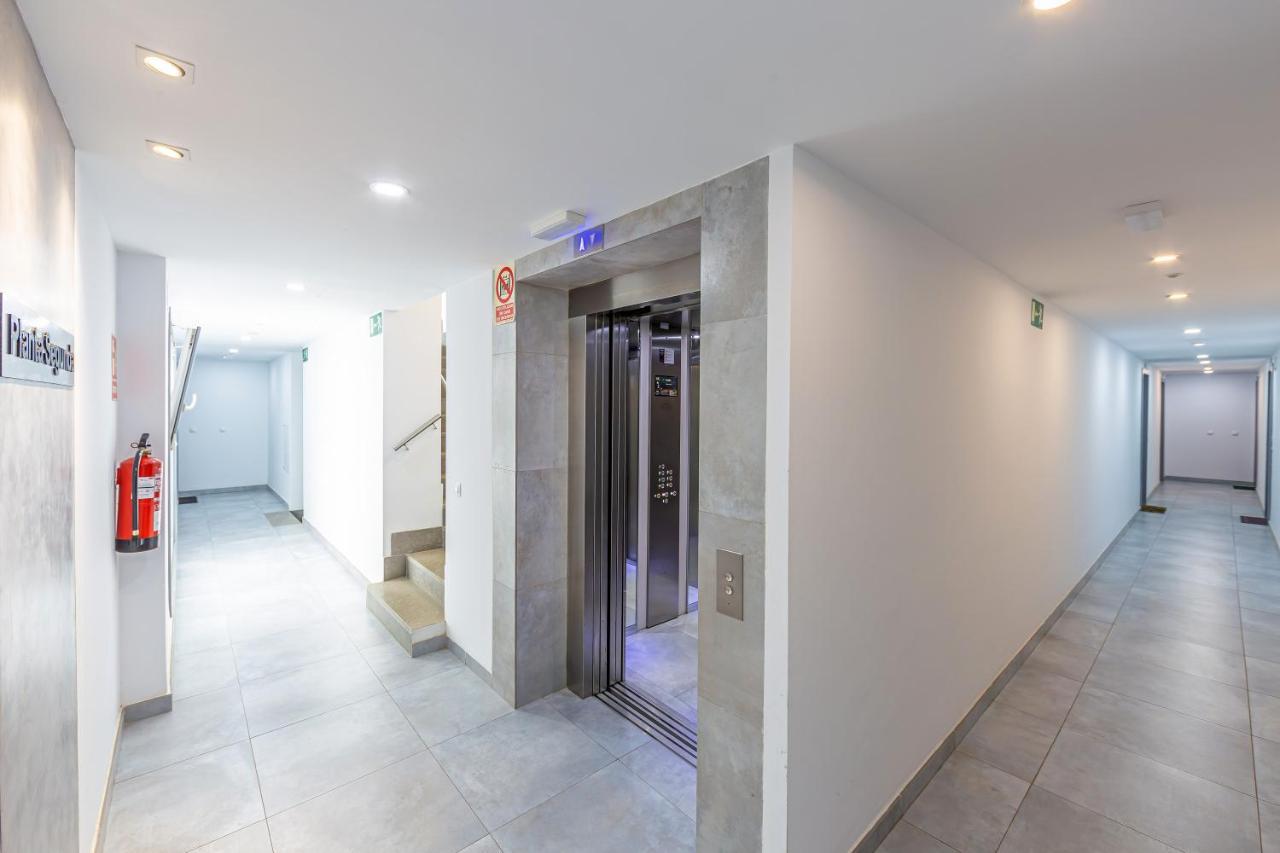 Ventura 2 - Centric & Pool - Simplytarifa Appartement Buitenkant foto