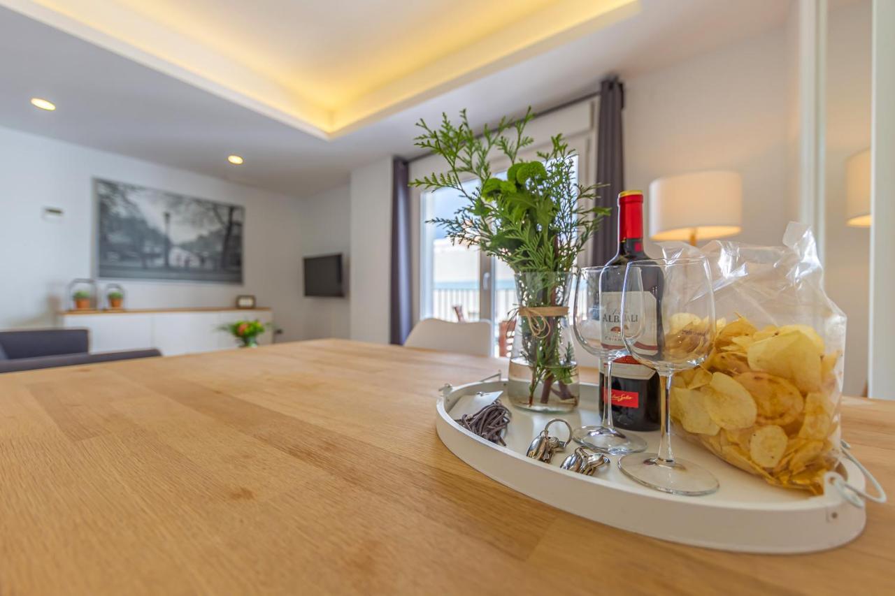 Ventura 2 - Centric & Pool - Simplytarifa Appartement Buitenkant foto