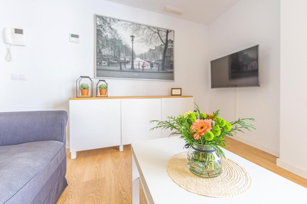 Ventura 2 - Centric & Pool - Simplytarifa Appartement Buitenkant foto